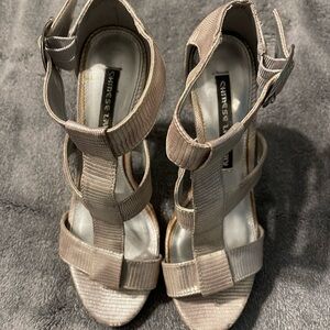 Chinese Laundry Pewter Sandals Elegant Design, size 7.5